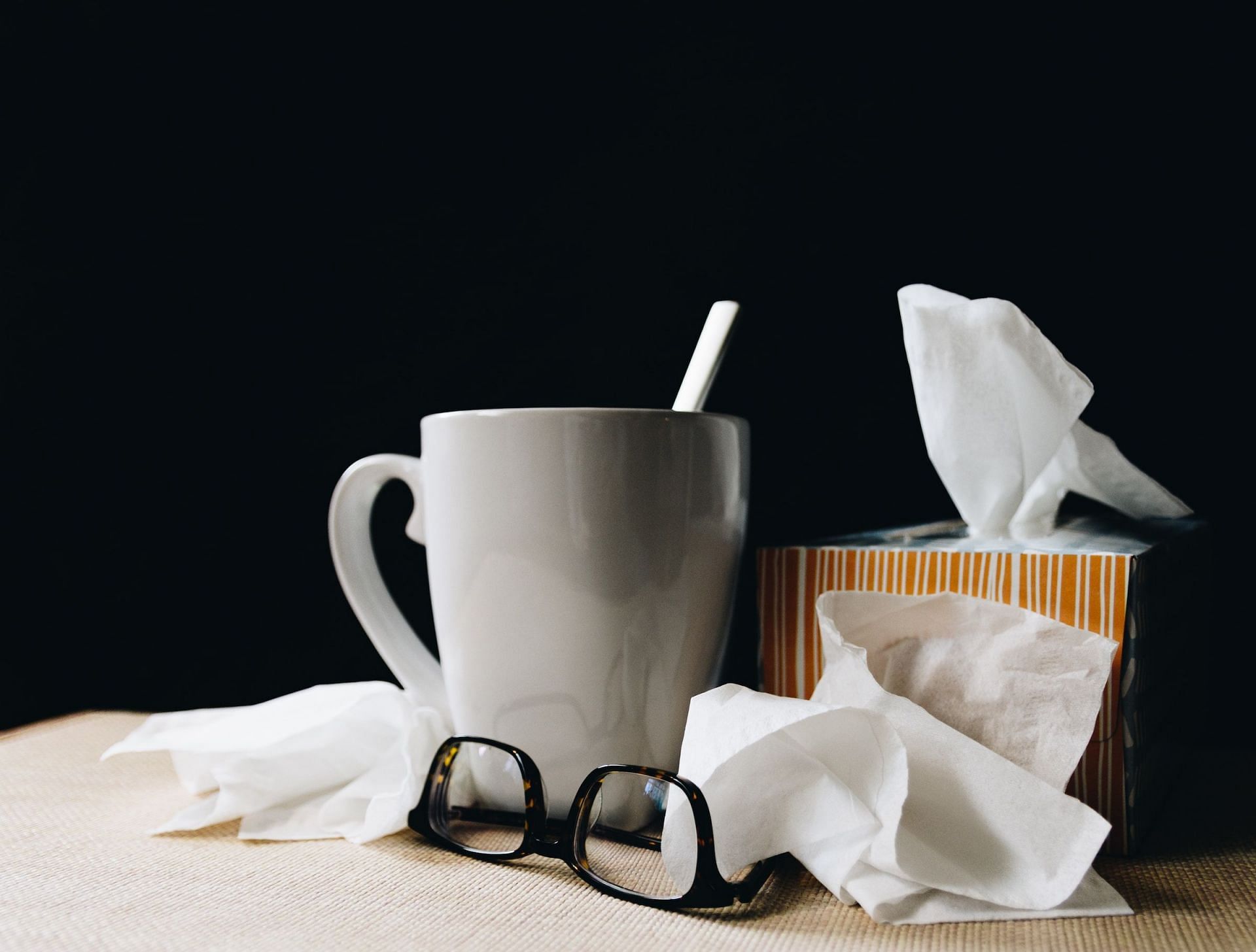 Vicks for stuffy nose (Image via Unsplash/Kelly Sikkema)